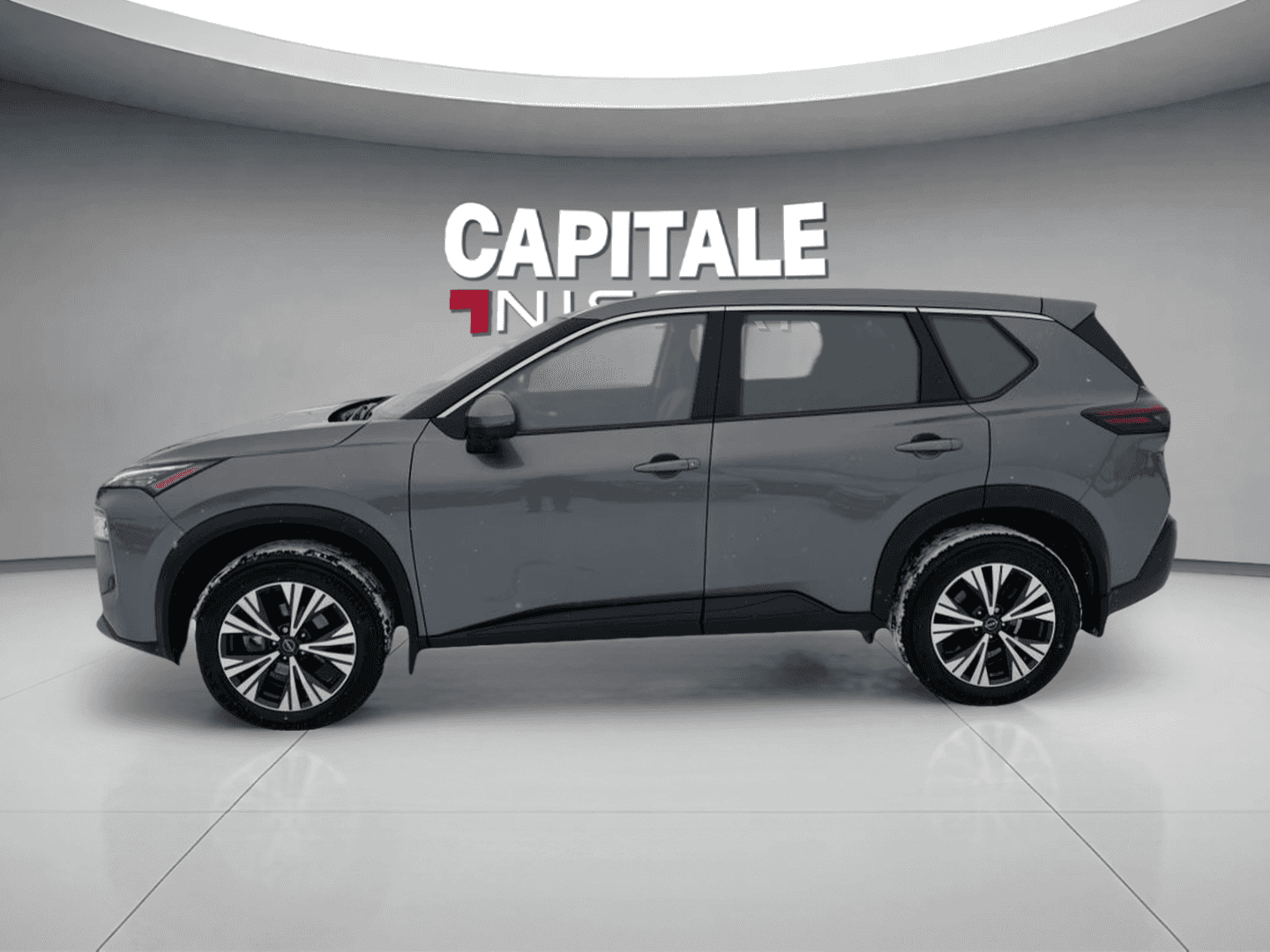 2023 Nissan Rogue SV TI avec ensemble toit ouvrant - Image 2