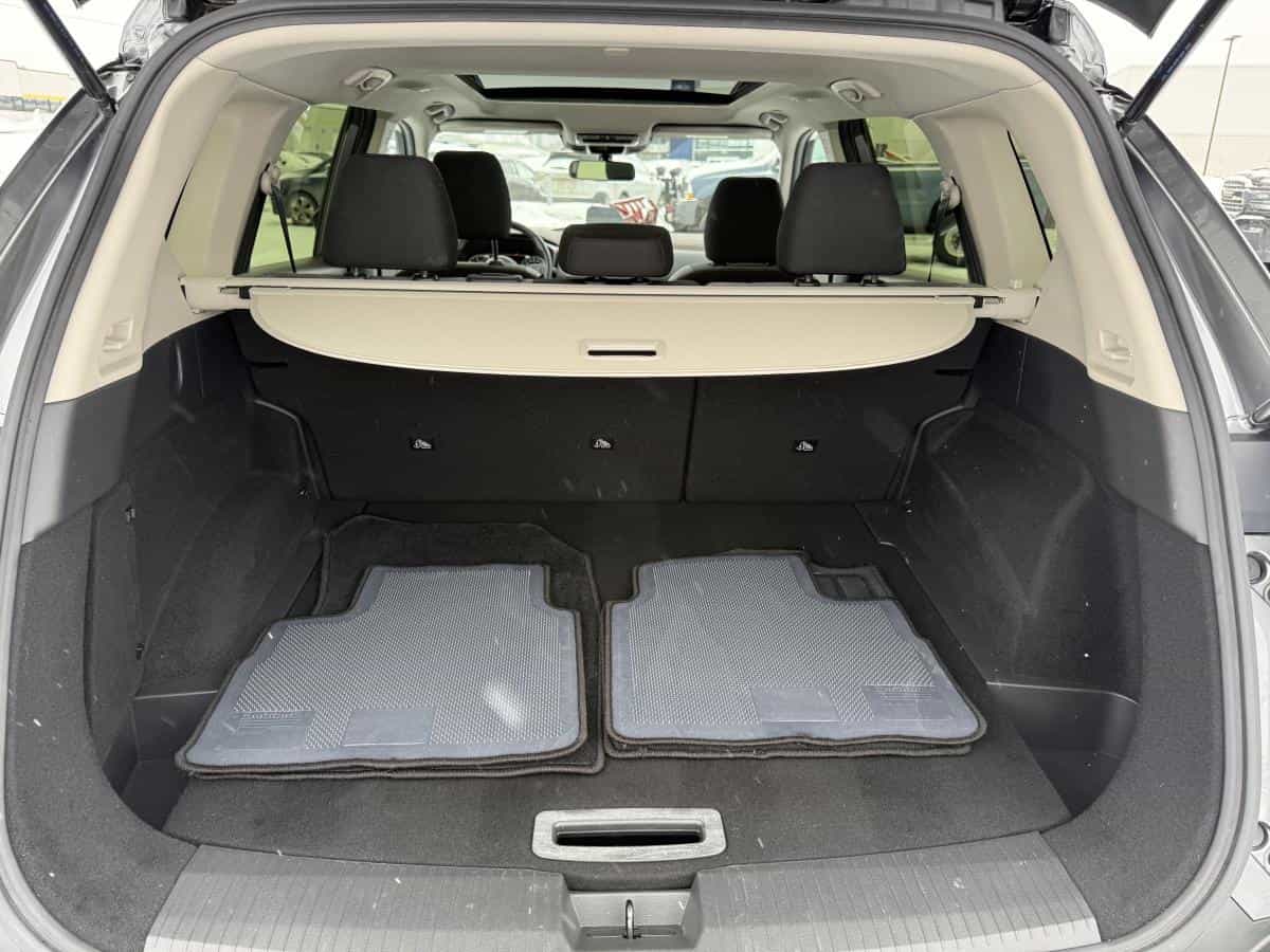 2023 Nissan Rogue SV TI avec ensemble toit ouvrant - Image 13