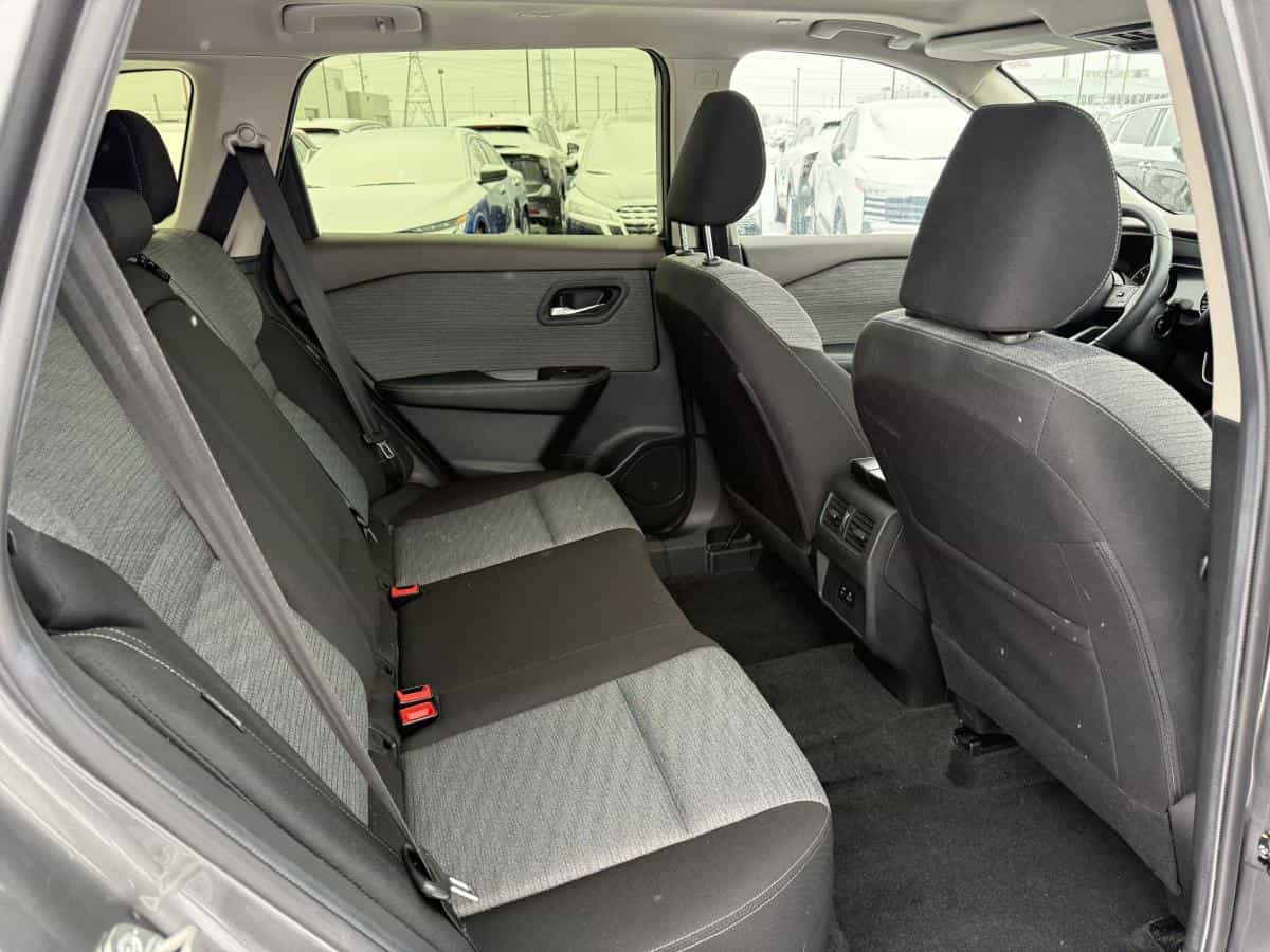 2023 Nissan Rogue SV TI avec ensemble toit ouvrant - Image 14