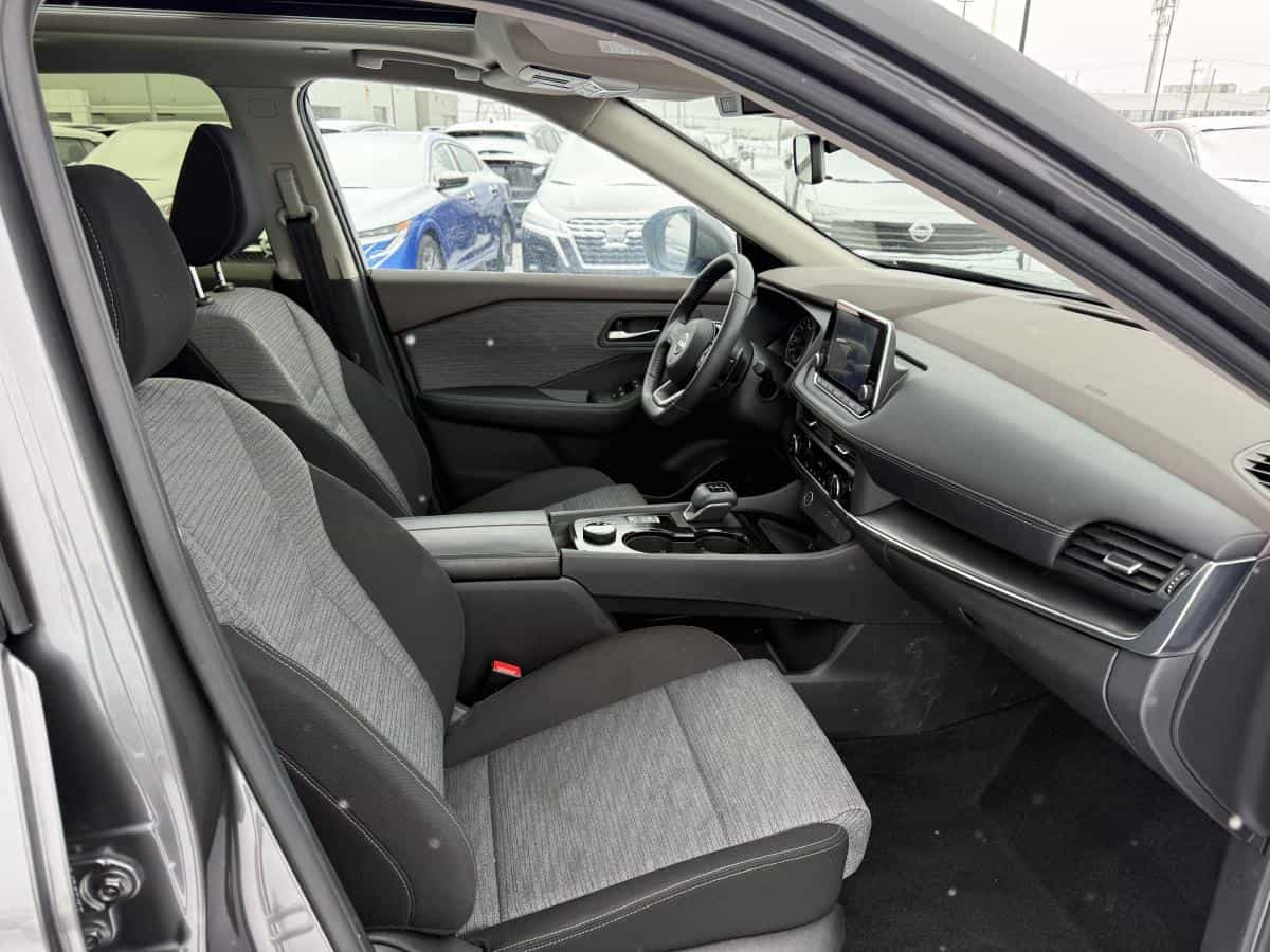 2023 Nissan Rogue SV TI avec ensemble toit ouvrant - Image 15