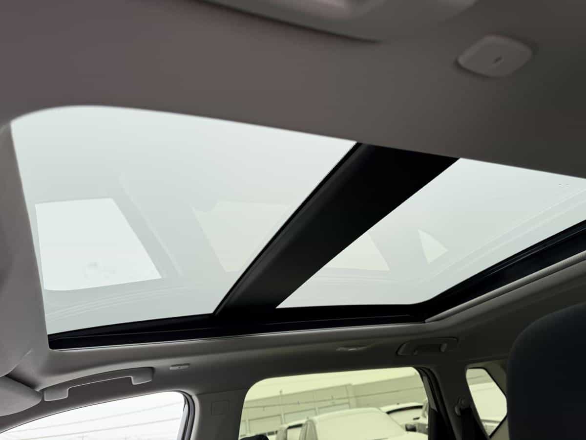 2023 Nissan Rogue SV TI avec ensemble toit ouvrant - Image 16