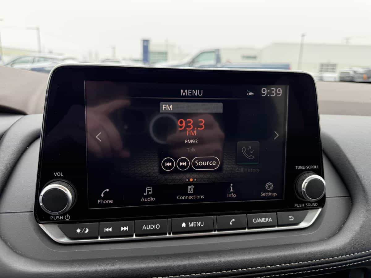 2023 Nissan Rogue SV TI avec ensemble toit ouvrant - Image 17