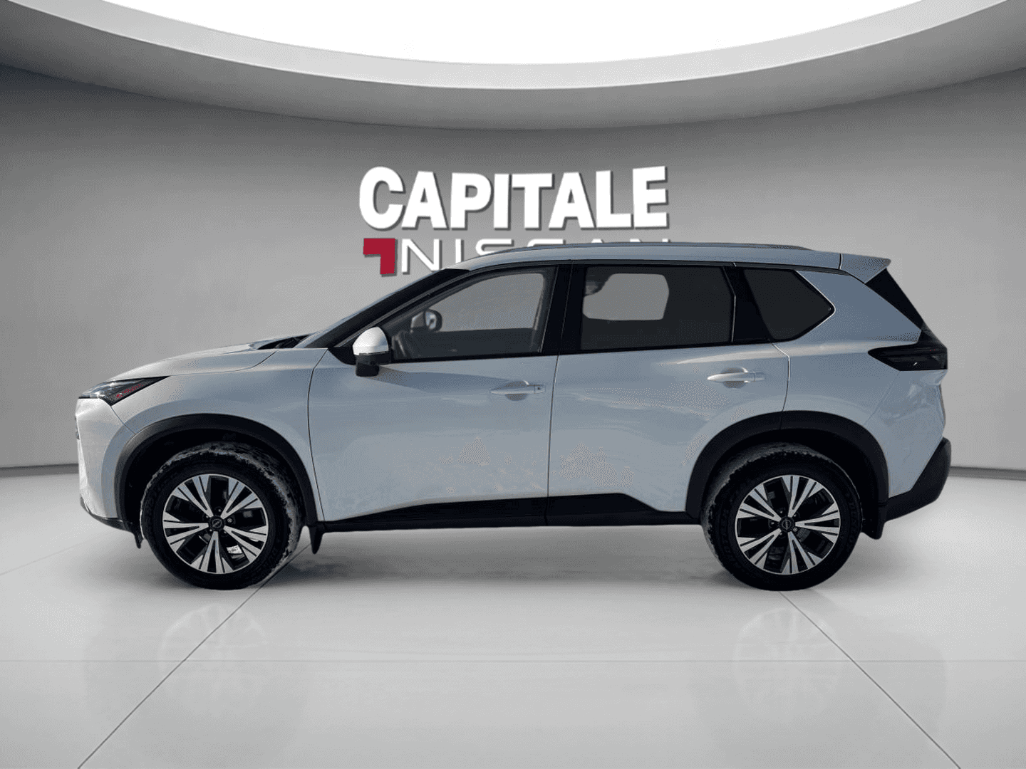 2023 Nissan Rogue SV TI avec ensemble toit ouvrant - Image 2