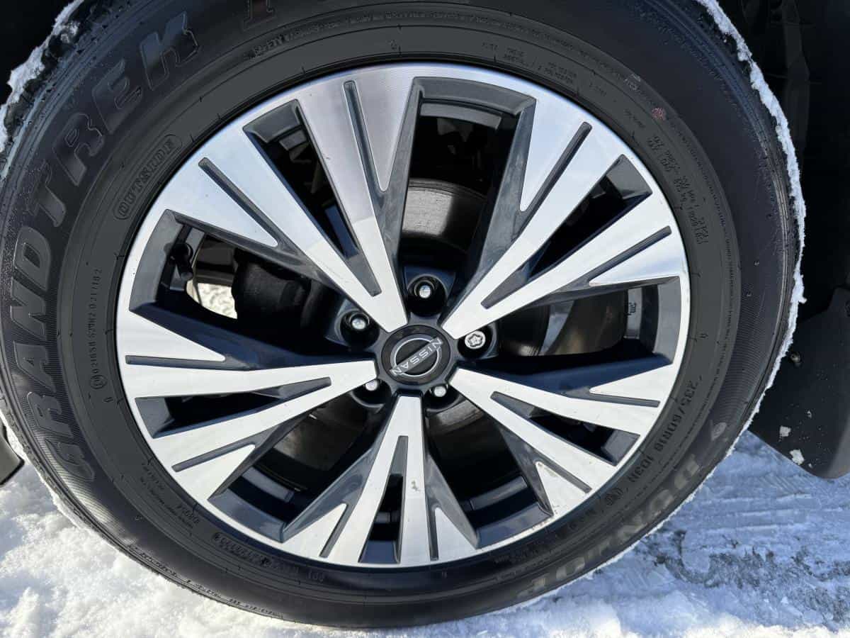 2023 Nissan Rogue SV TI avec ensemble toit ouvrant - Image 11