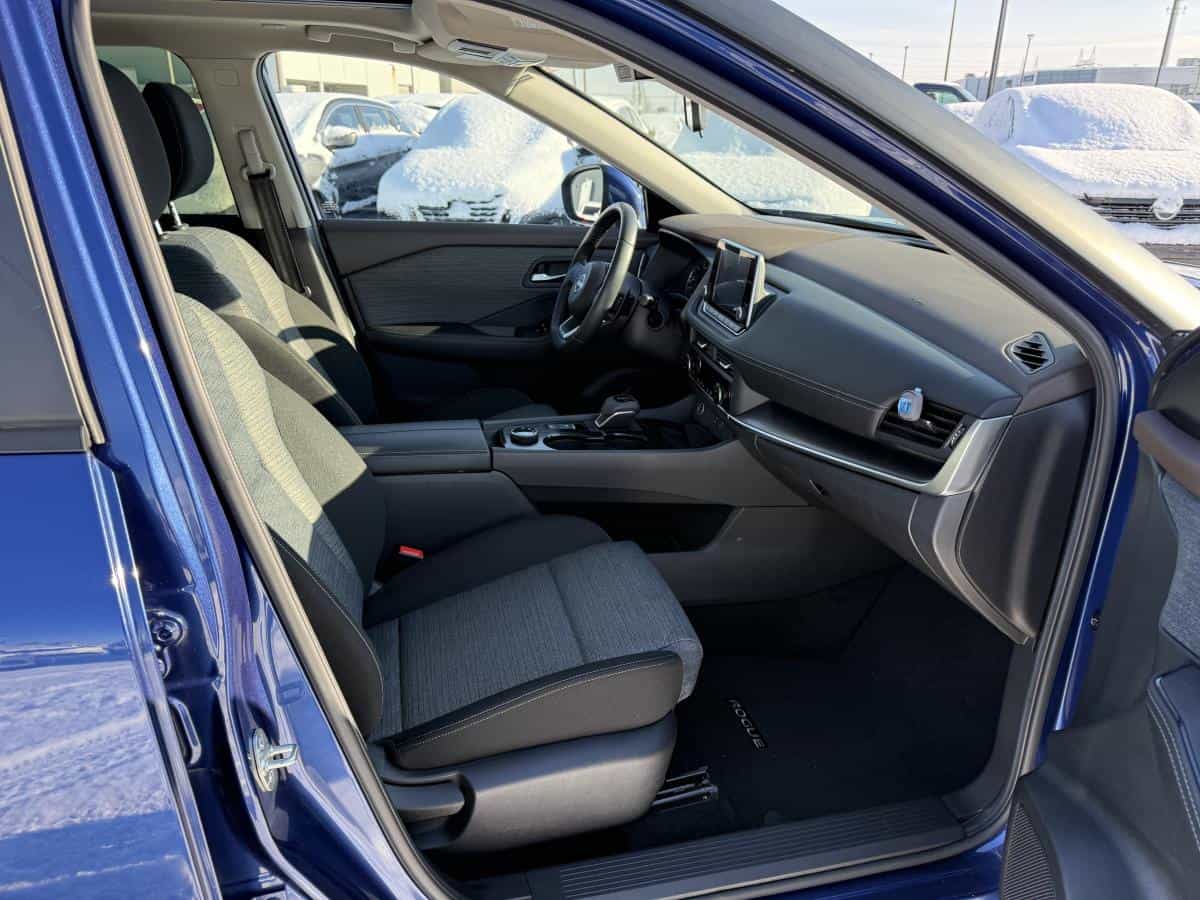 2023 Nissan Rogue SV TI avec ensemble toit ouvrant - Image 15