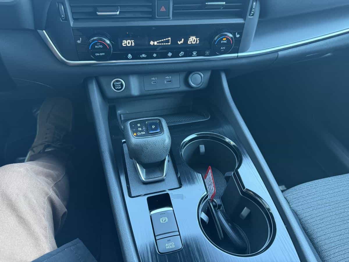 2021 Nissan Rogue S Ti - Image 16