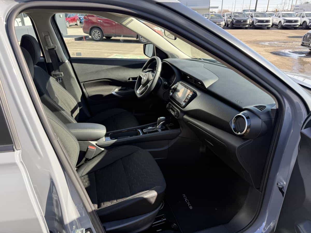 2023 Nissan Kicks Sv Ta - Image 12