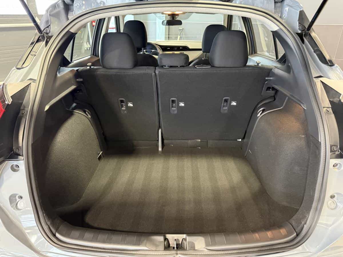 2024 Nissan Kicks S Ta - Image 12