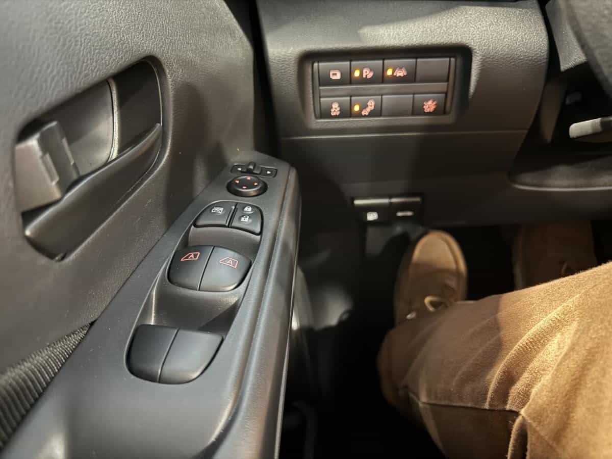 2024 Nissan Kicks S Ta - Image 18