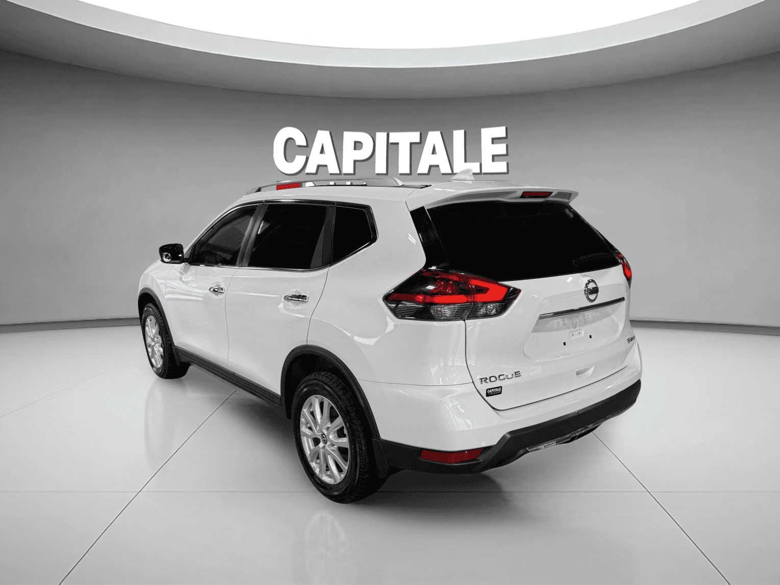 2019 Nissan Rogue S Ti - Image 3