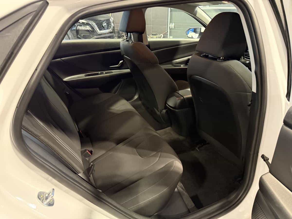 Image 12 Hyundai Elantra Preferred IVT avec ensemble Soleil et technologie 2021