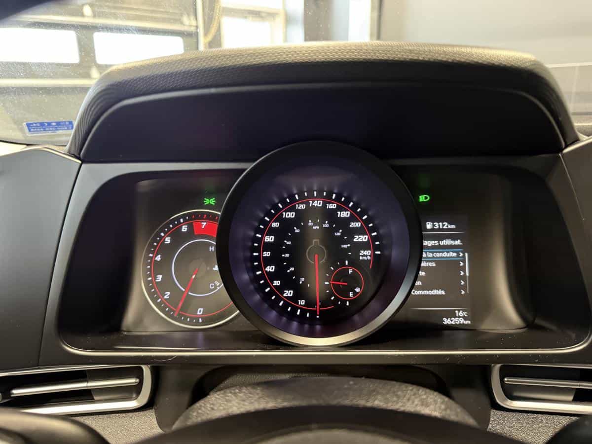 Image 17 Hyundai Elantra Preferred IVT avec ensemble Soleil et technologie 2021