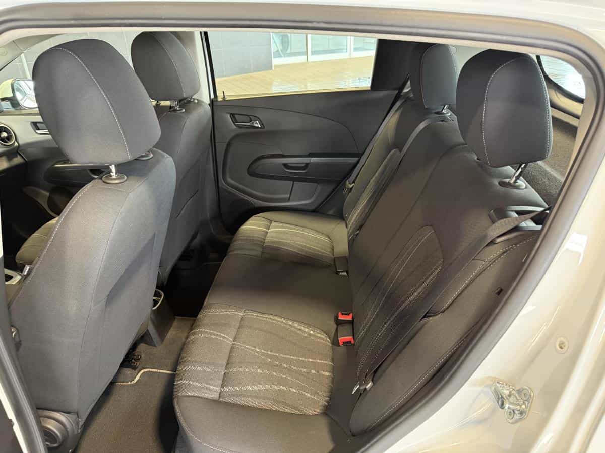 2016 Chevrolet Sonic 5 portes à hayon LT à b. auto. - Image 11