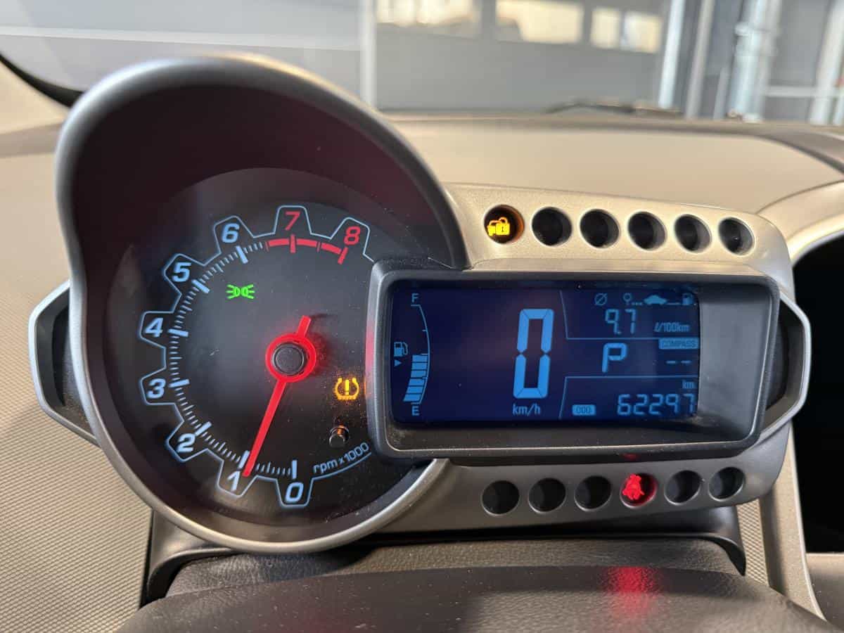 2016 Chevrolet Sonic 5 portes à hayon LT à b. auto. - Image 17