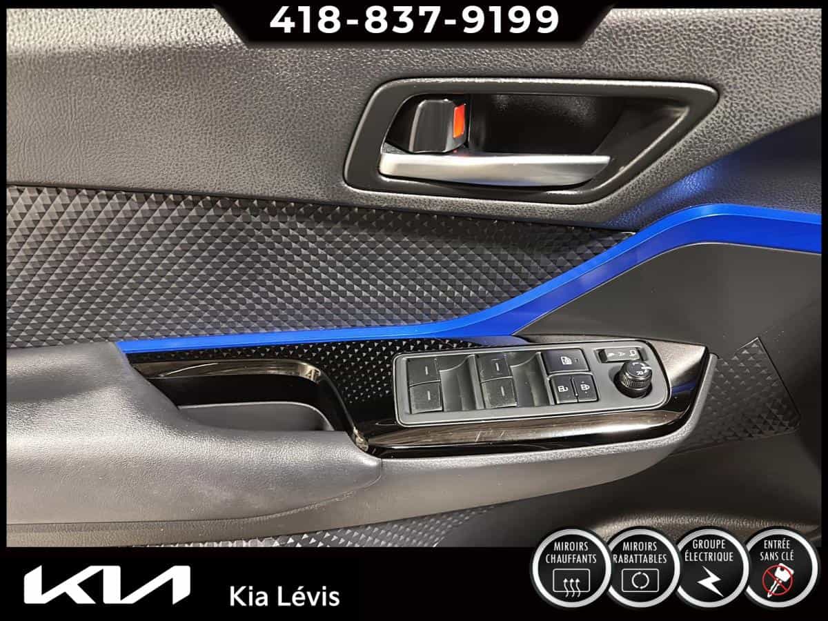 2020 Toyota C-HR XLE Premium TA - Image 11