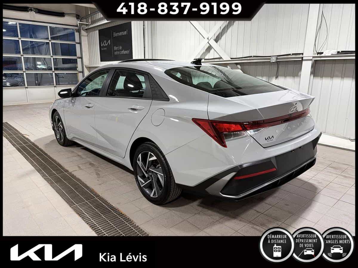 Image 4 Hyundai Elantra Preferred IVT avec ensemble technologie 2025