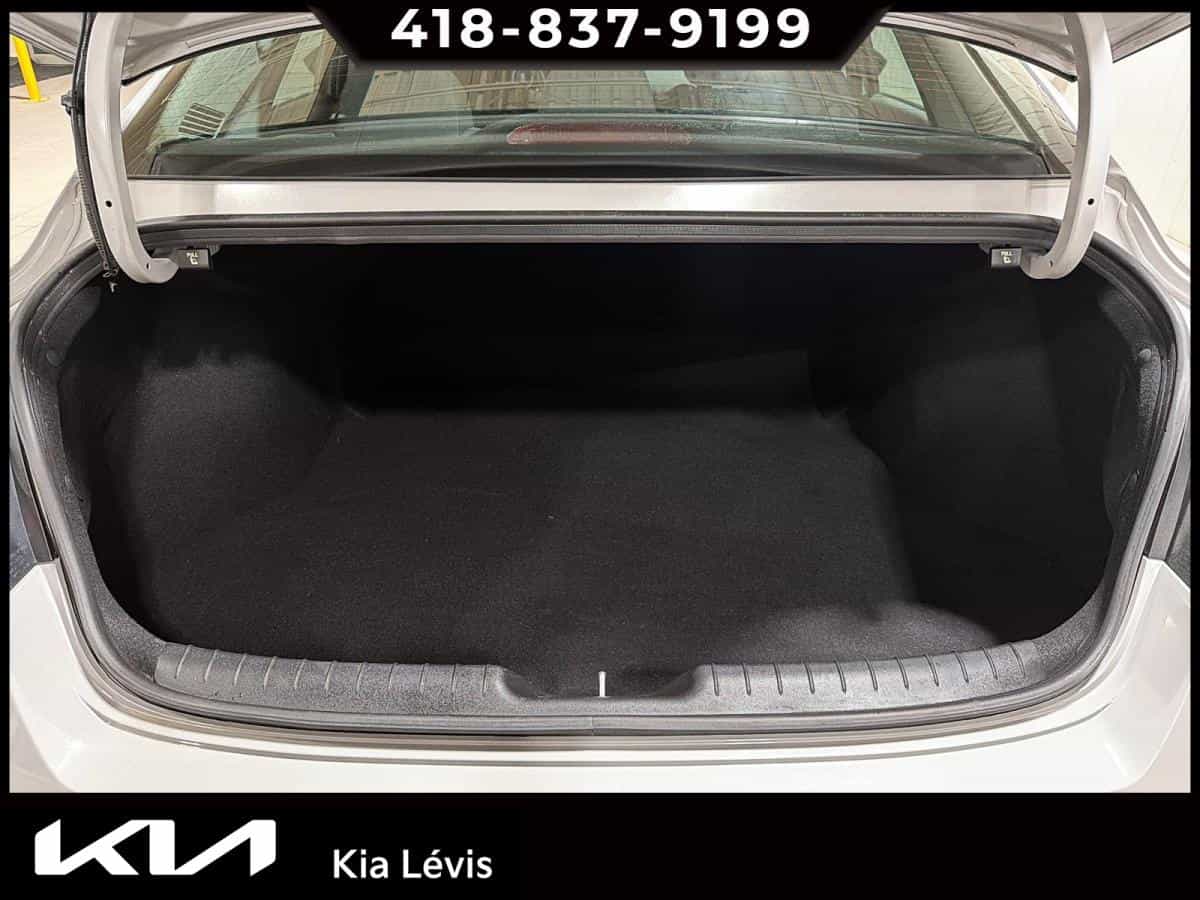 Image 15 Hyundai Elantra Preferred IVT avec ensemble technologie 2025