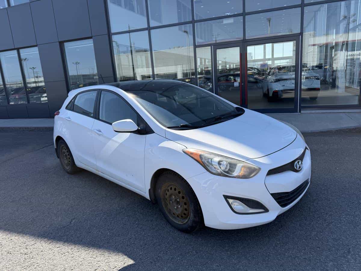 Image 2 Hyundai Elantra GT Voiture à hayon, 5 p, boîte auto GLS *Disp. lim.* 2013