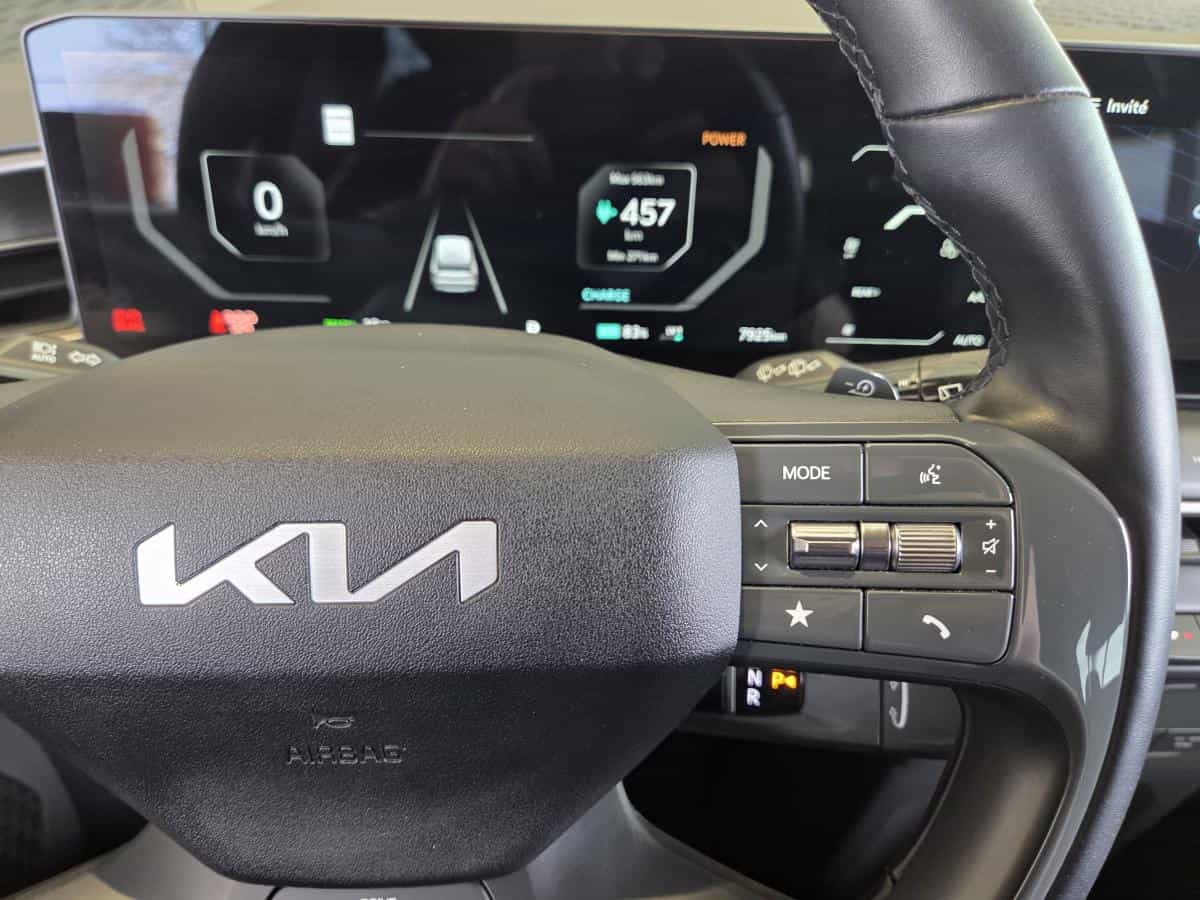 2025 Kia EV9 Wind Ta - Image 17