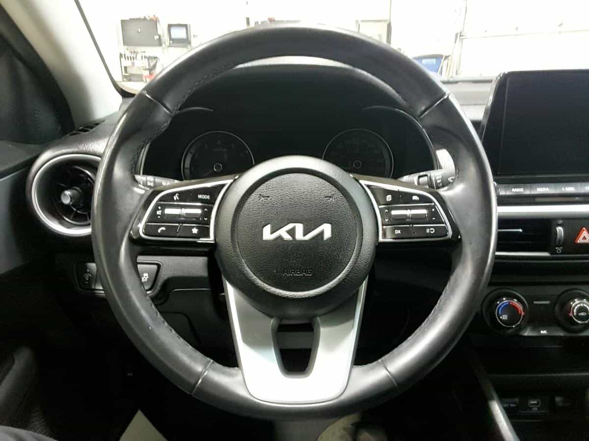 2023 Kia Forte Lx Ivt - Image 13