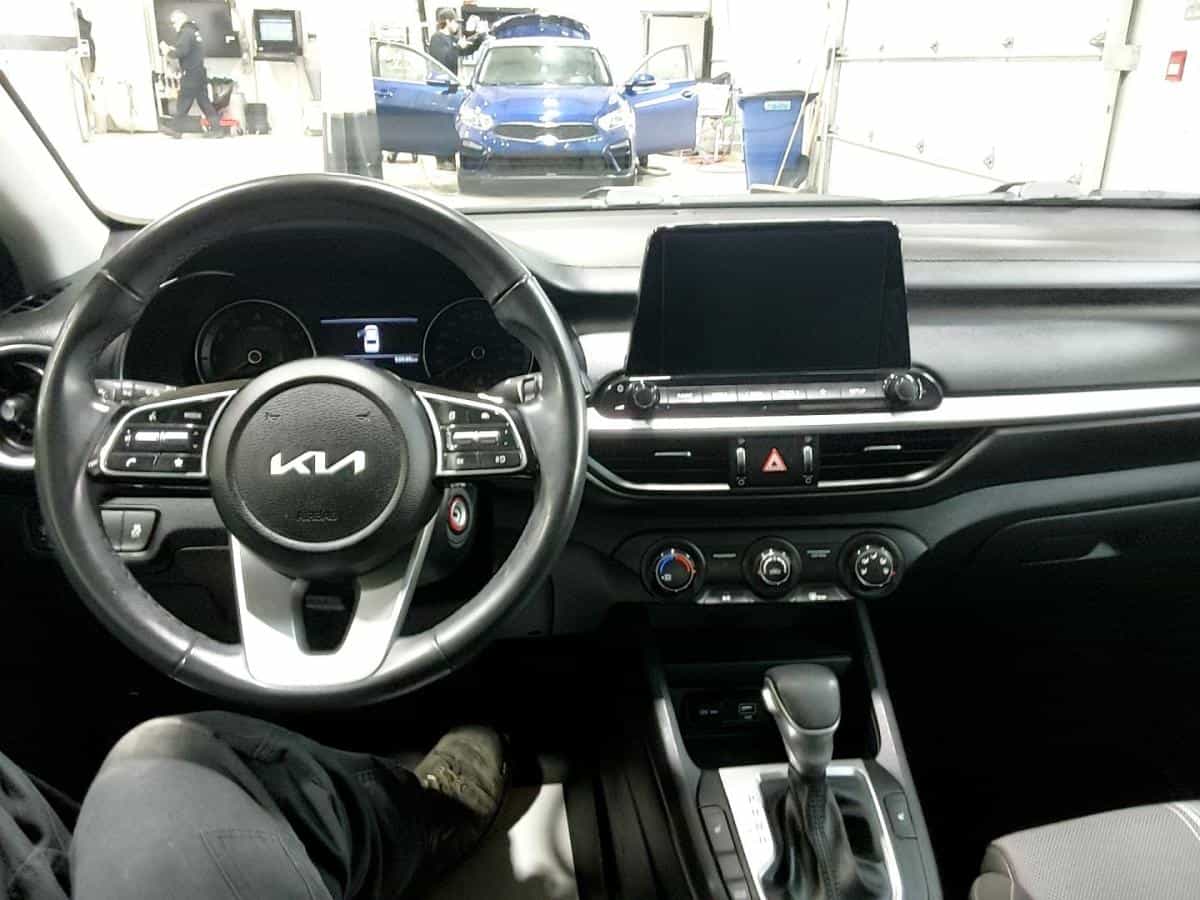 2023 Kia Forte Lx Ivt - Image 19