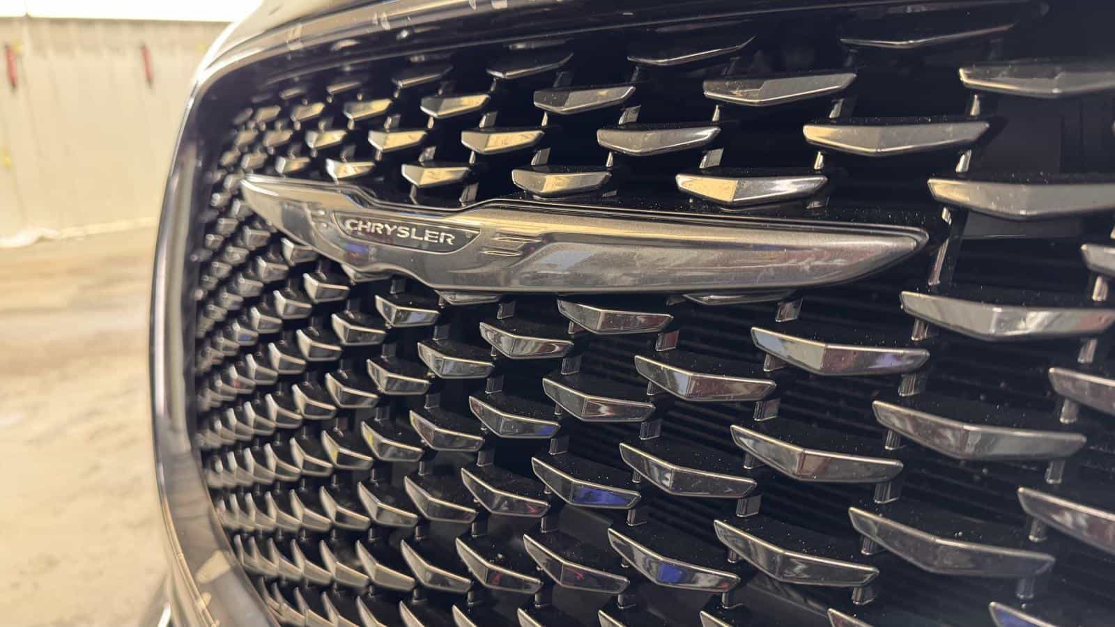 2022 Chrysler 300 Touring L *V6 *Cuir *Carplay *Caméra *Bizone - Image 11