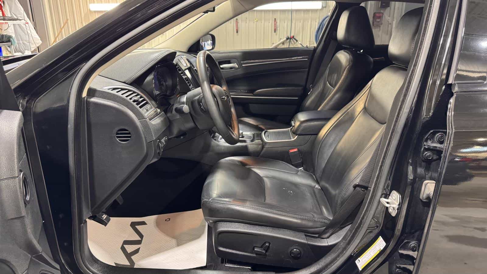 2022 Chrysler 300 Touring L *V6 *Cuir *Carplay *Caméra *Bizone - Image 17