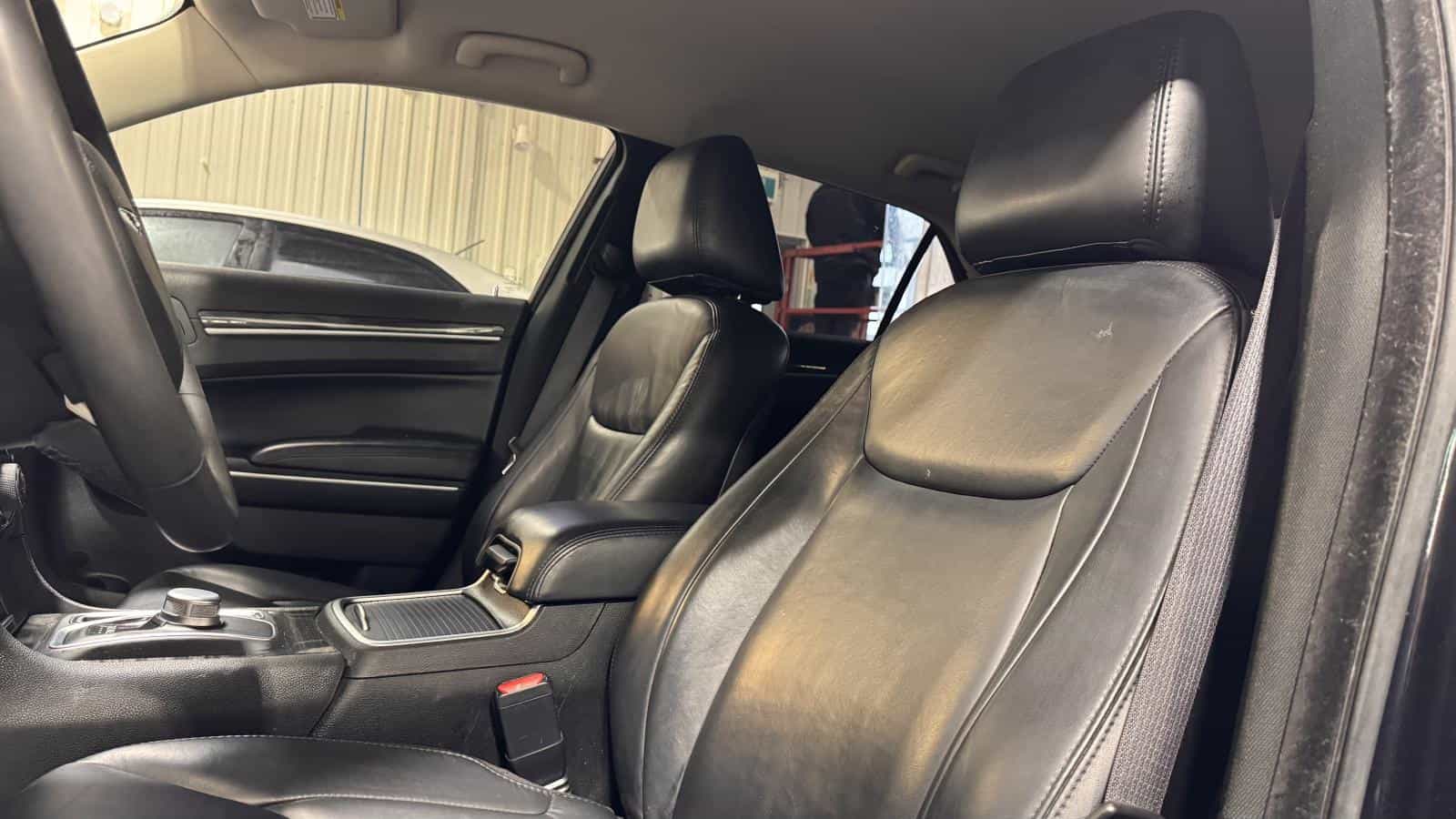 2022 Chrysler 300 Touring L *V6 *Cuir *Carplay *Caméra *Bizone - Image 21