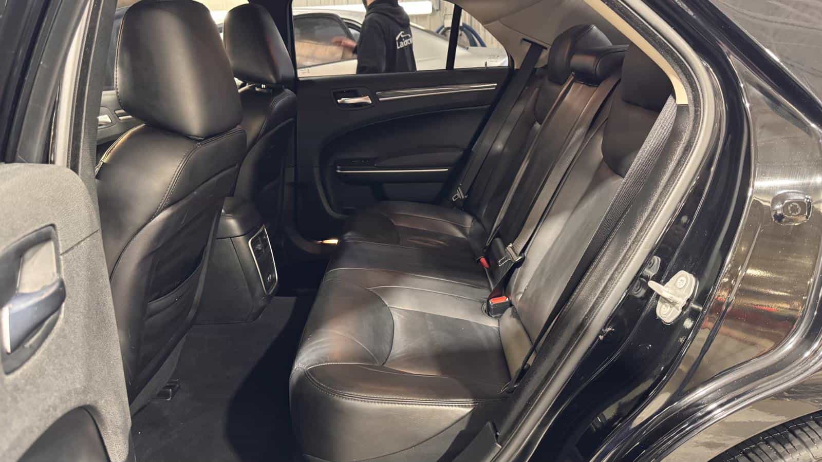 2022 Chrysler 300 Touring L *V6 *Cuir *Carplay *Caméra *Bizone - Image 38