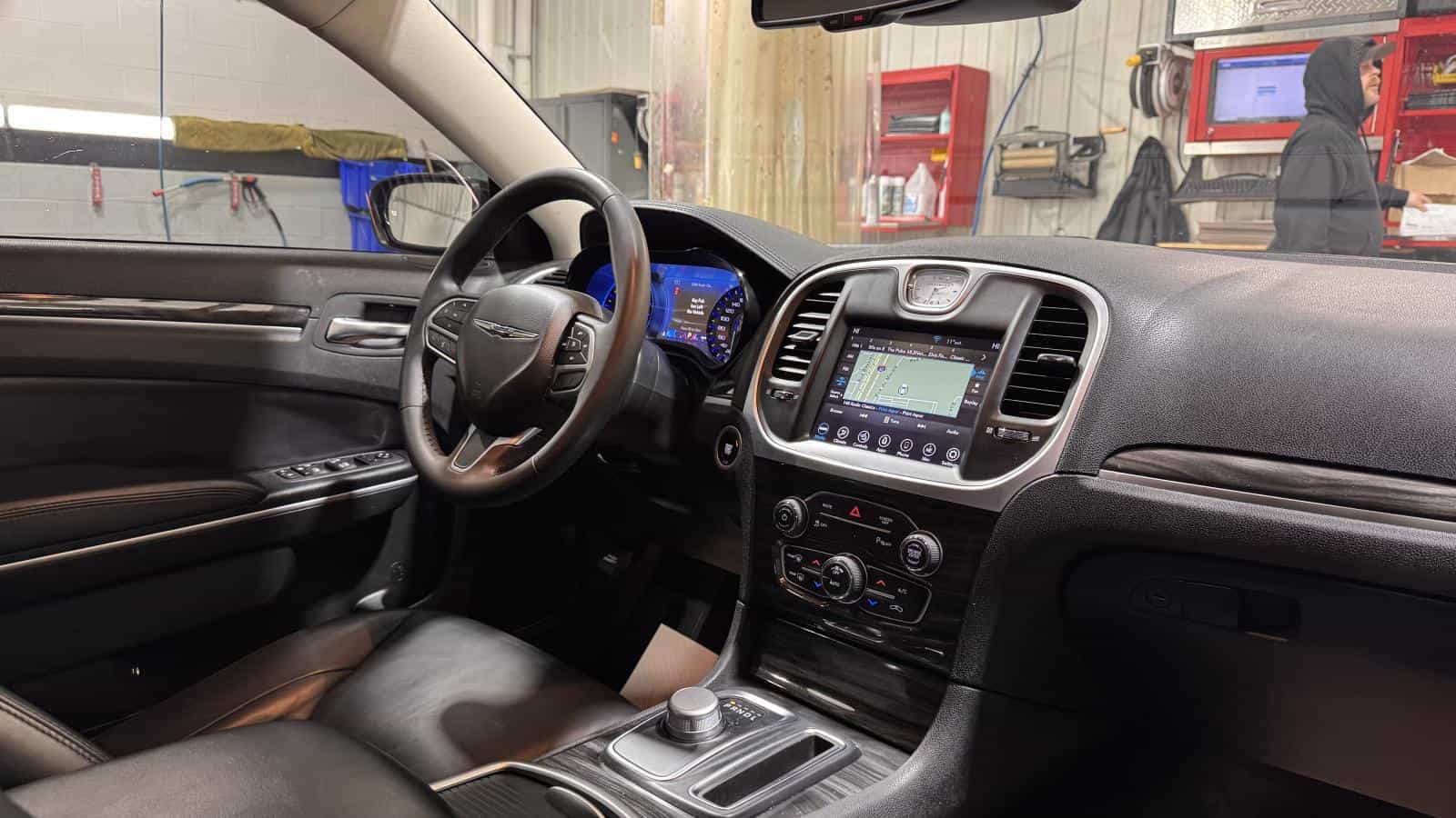 2022 Chrysler 300 Touring L *V6 *Cuir *Carplay *Caméra *Bizone - Image 39