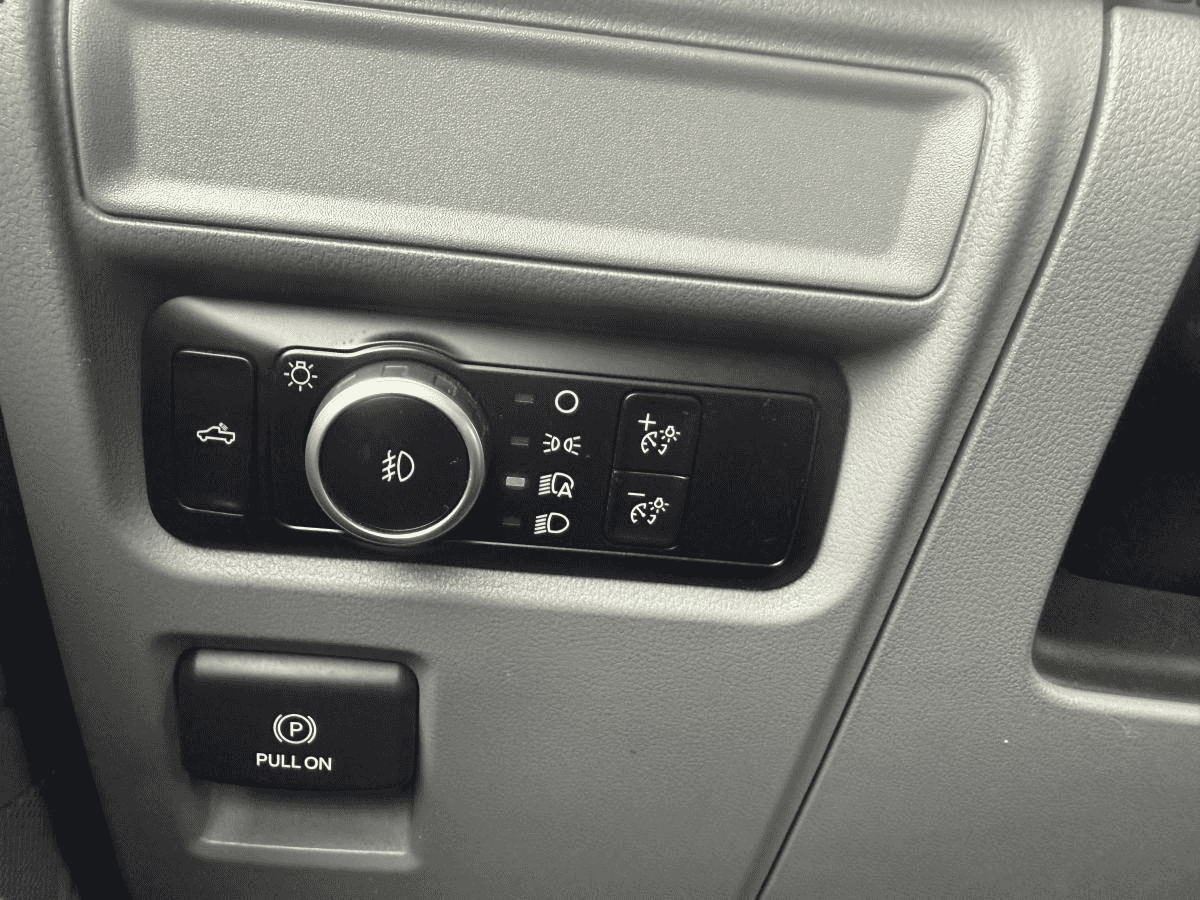 2023 Ford F-150 XLT cabine SuperCrew 4RM caisse de 5,5 pi - Image 17