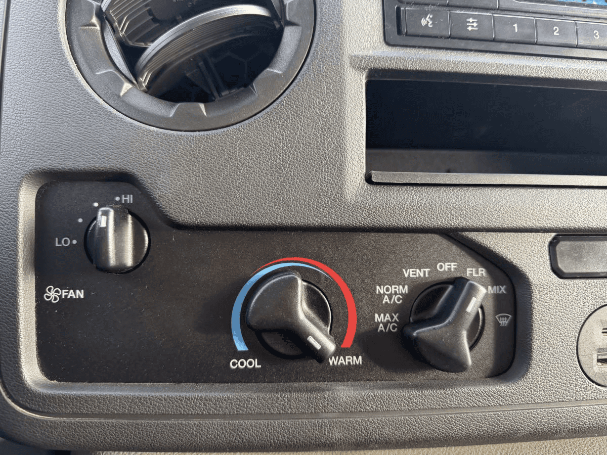 2021 Ford E-450 E-450 158 po RARJ - Image 19