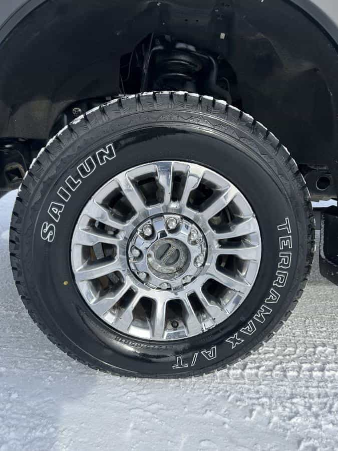 2022 Ford Super Duty F-250 SRW XLT cabine double 4RM caisse de 6,75 pi - Image 9