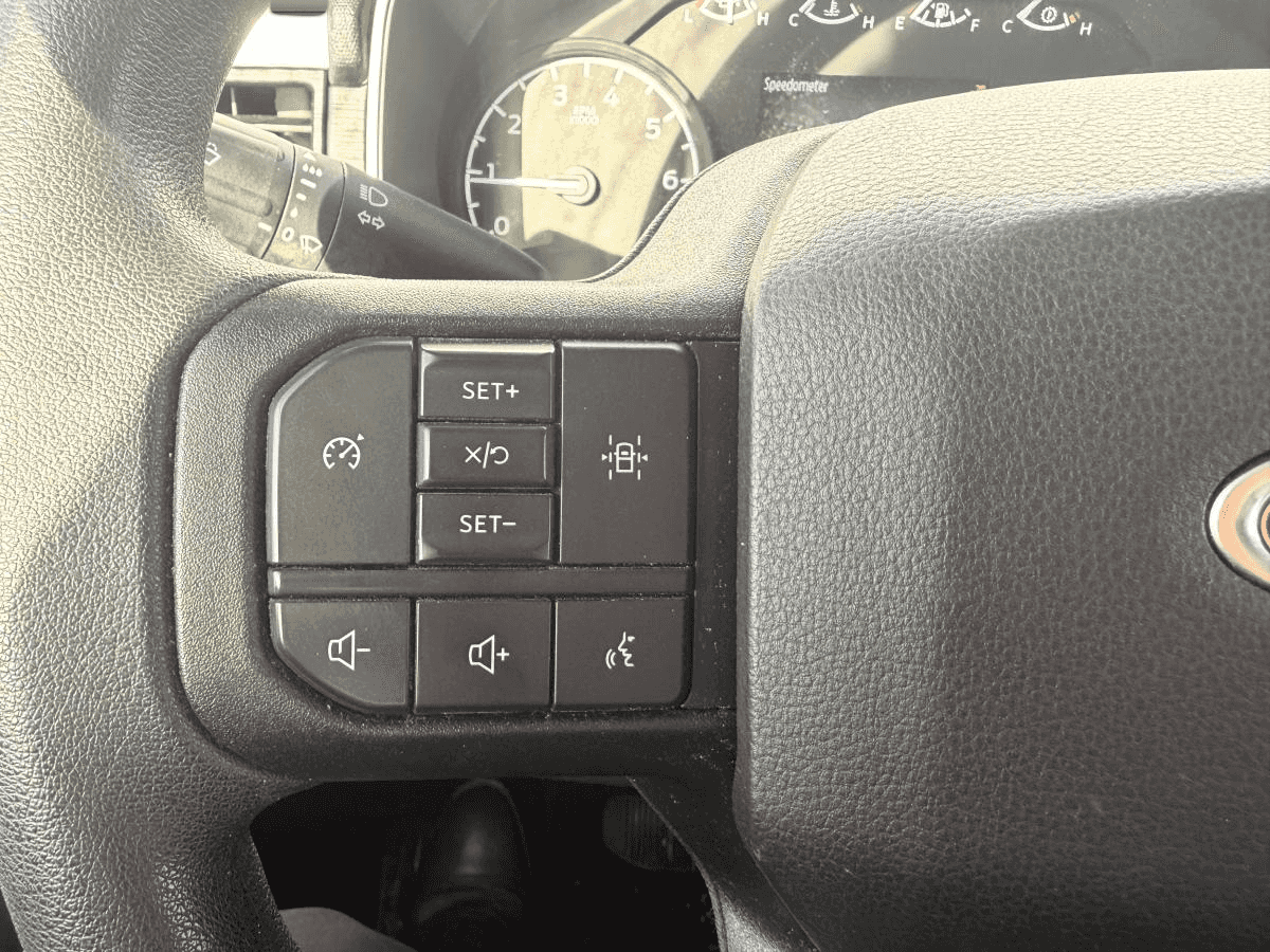 Image 12 Ford F-150 XL cabine SuperCrew 4RM caisse de 5,5 pi 2022