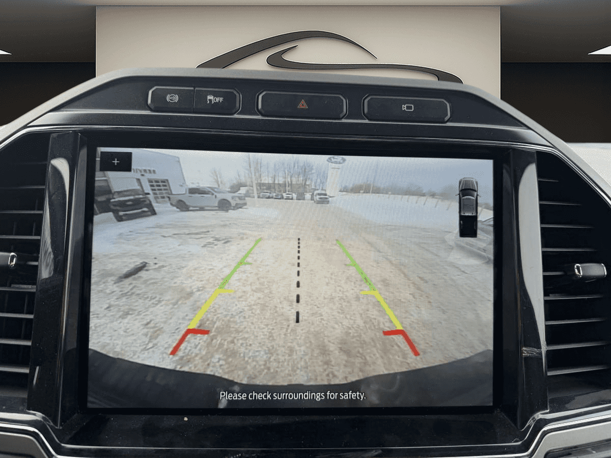 Image 25 Ford Super Duty F-250 SRW LARIAT cabine 6 places 4RM caisse de 6,75 pi 2022