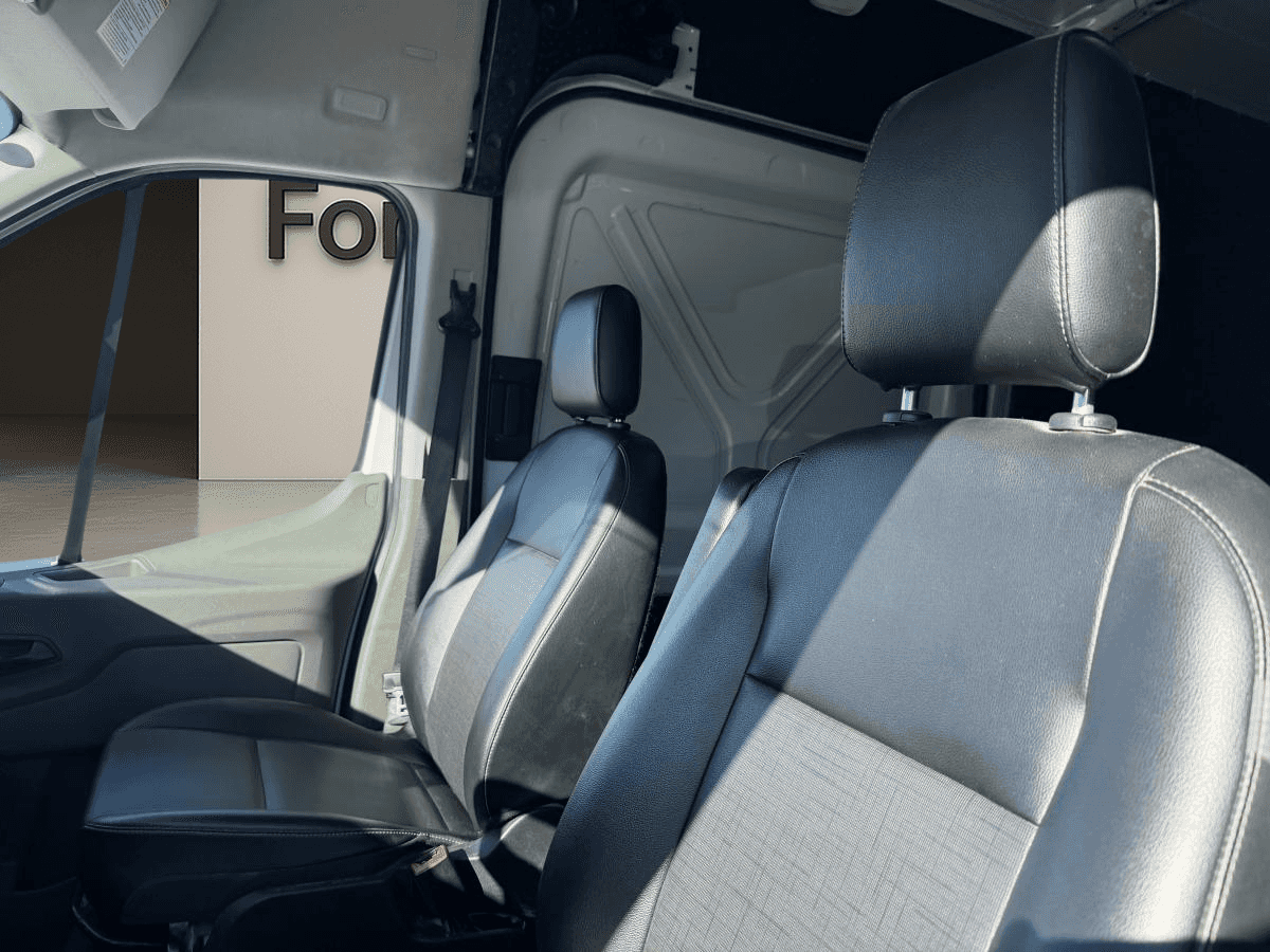 2024 Ford Transit Cargo Van T-250 EL PA toit surélevé 148 po PNBV de 9 070 lb - Image 9