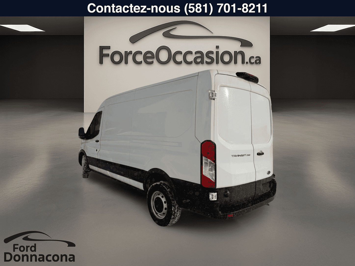 2024 Ford Transit Cargo Van T-250 PA toit moyen 148 po PNBV de 9 070 lb - Image 10