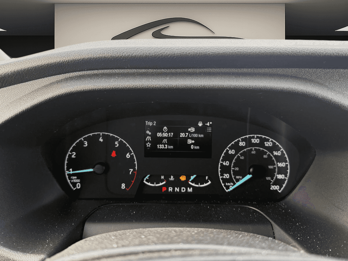 2024 Ford Transit Cargo Van T-250 PA toit moyen 148 po PNBV de 9 070 lb - Image 15