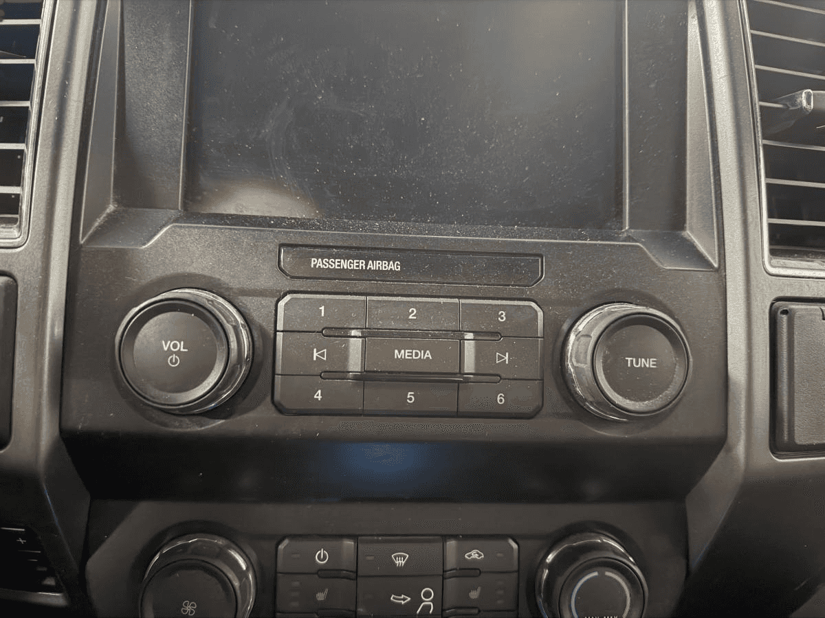 2022 Ford Super Duty F-250 SRW XLT cabine 6 places 4RM caisse de 8 pi - Image 18