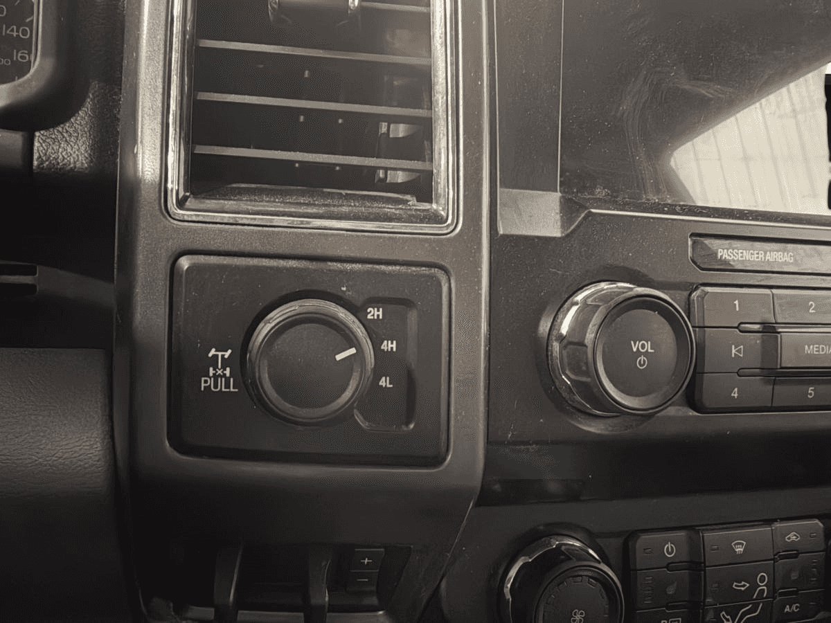 Image 20 Ford Super Duty F-250 SRW XLT cabine 6 places 4RM caisse de 8 pi 2022