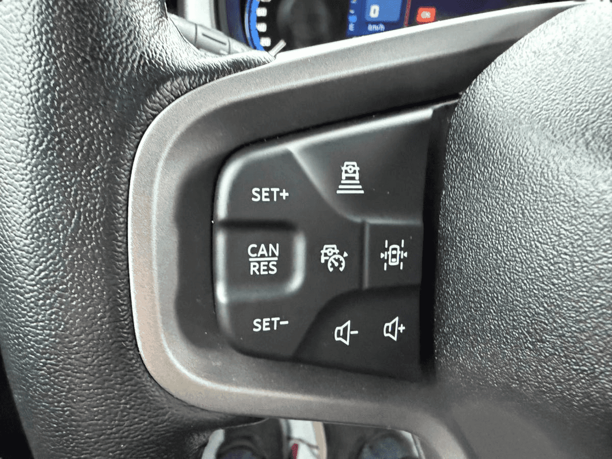 2022 Ford Bronco Outer Banks - Image 13