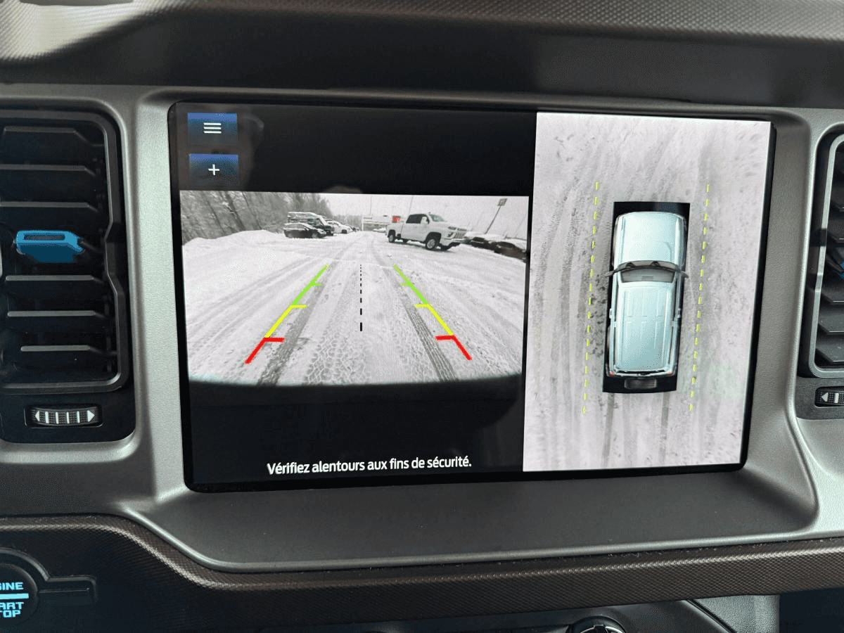 2022 Ford Bronco Outer Banks - Image 19