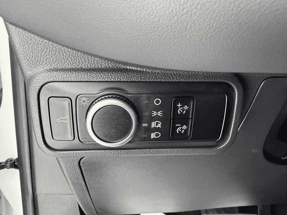 2025 Ford Explorer Active 4RM - Image 15