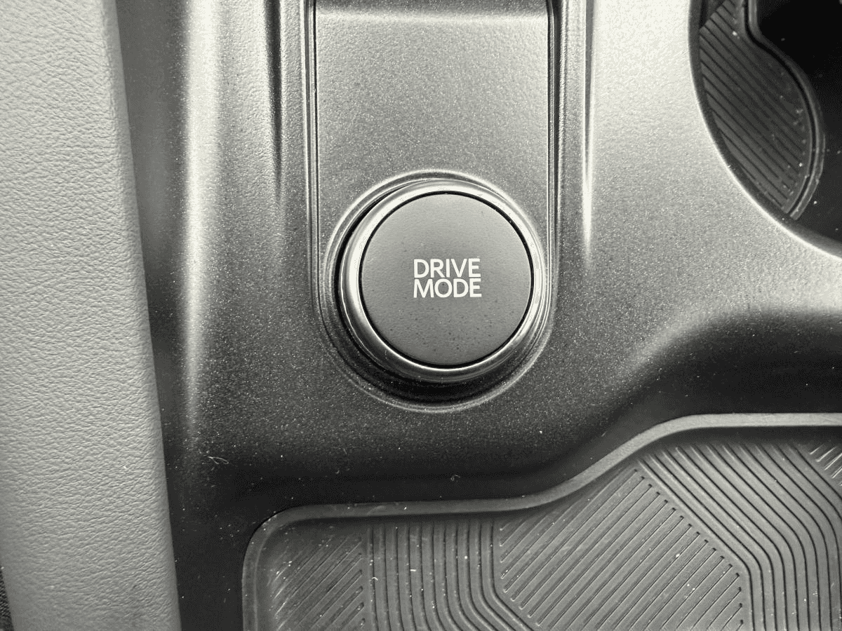 2025 Ford Explorer Active 4RM - Image 23