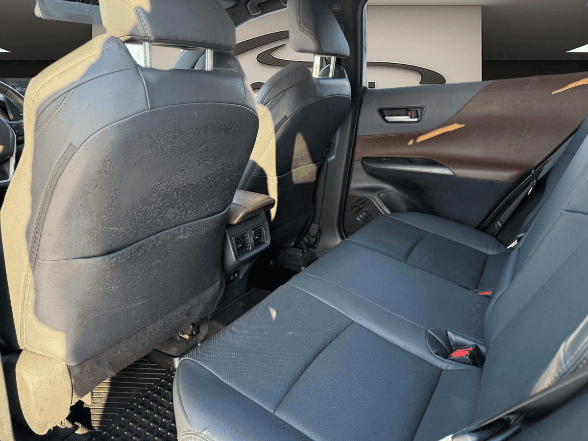 2021 Toyota Venza Le Ti - Image 10