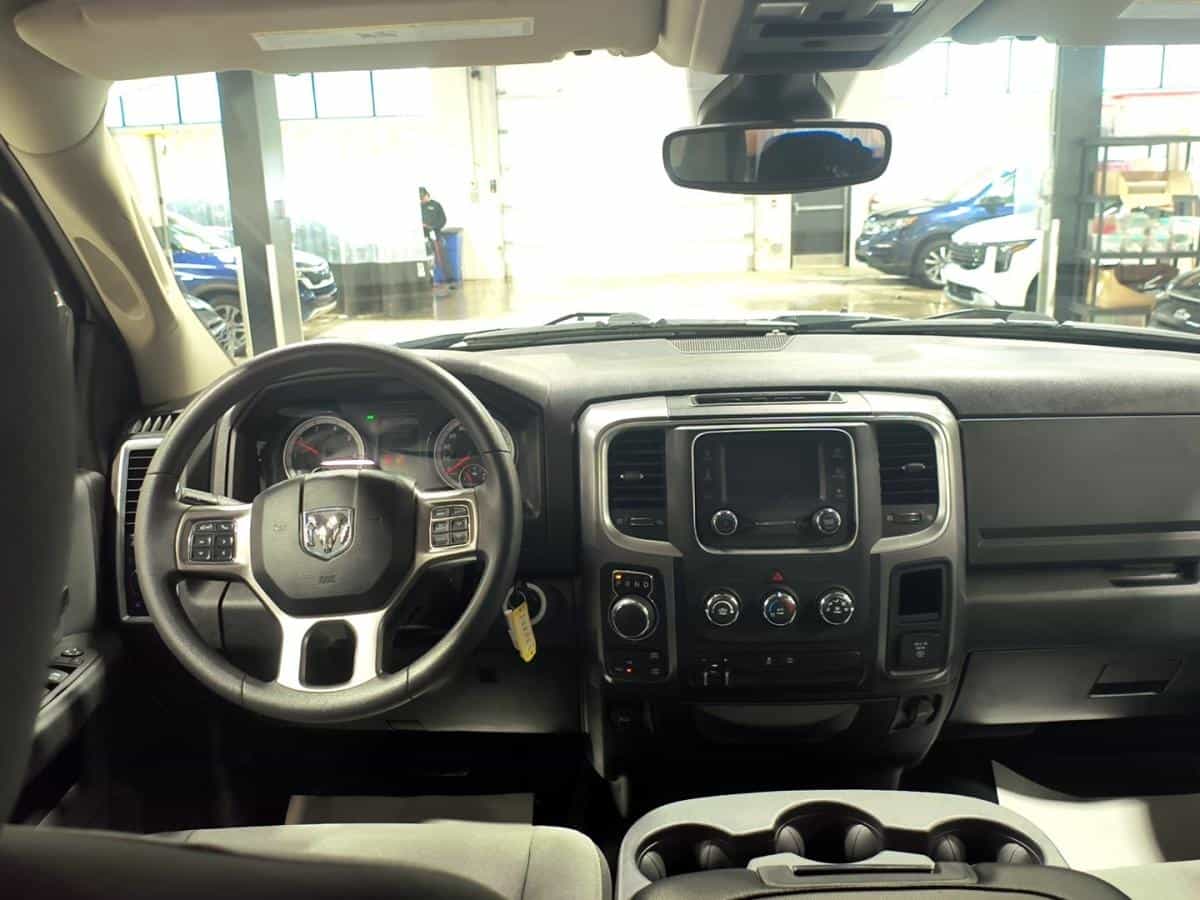 2023 RAM 1500 Classic Slt* Crew Cab* 4X4* V6* 6Pass* Camera* Cruise* - Image 9