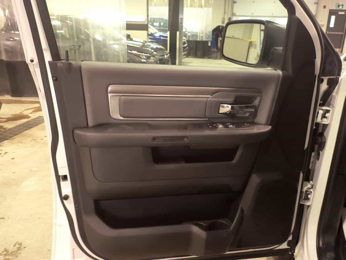 2023 RAM 1500 Classic Slt* Crew Cab* 4X4* V6* 6Pass* Camera* Cruise* - Image 10