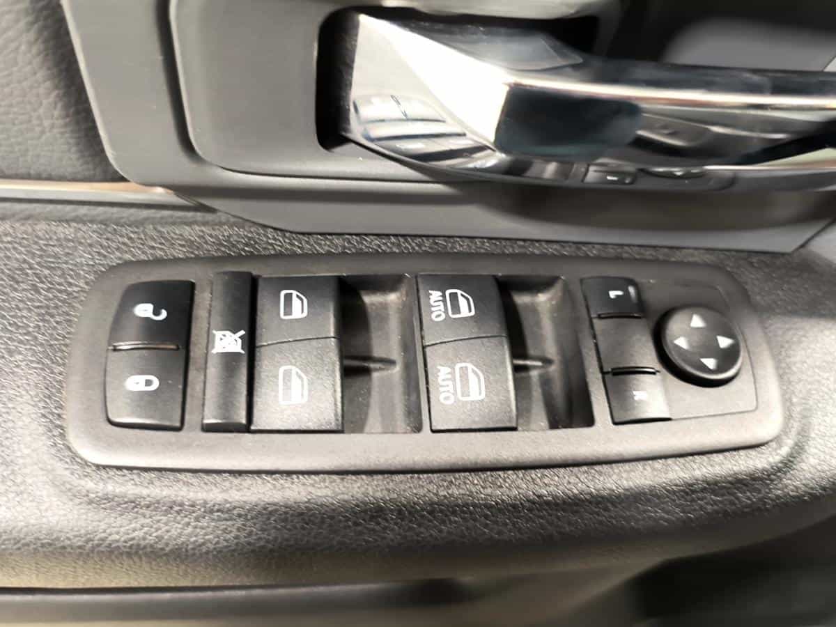 2023 RAM 1500 Classic Slt* Crew Cab* 4X4* V6* 6Pass* Camera* Cruise* - Image 18