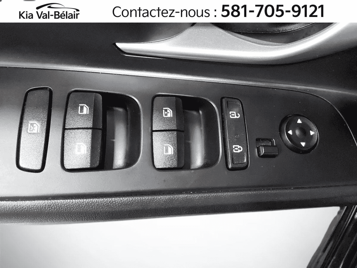 Image 20 Hyundai Elantra Preferred * Carplay * Bouton-Poussoir * Volant Chauff * 2023