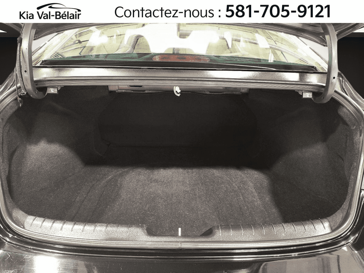 Image 9 Hyundai Elantra Preferred * Carplay * Bouton-Poussoir * Volant Chauff * 2023